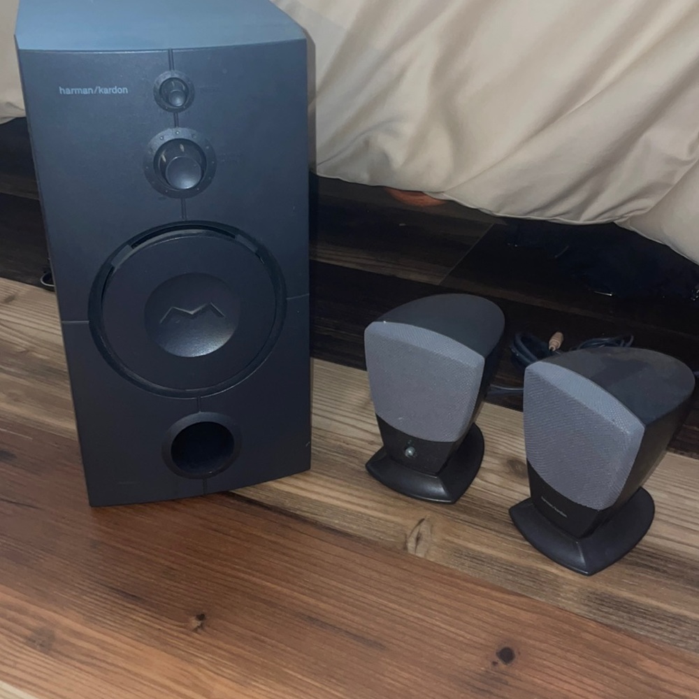Harmon/kardon speaker system